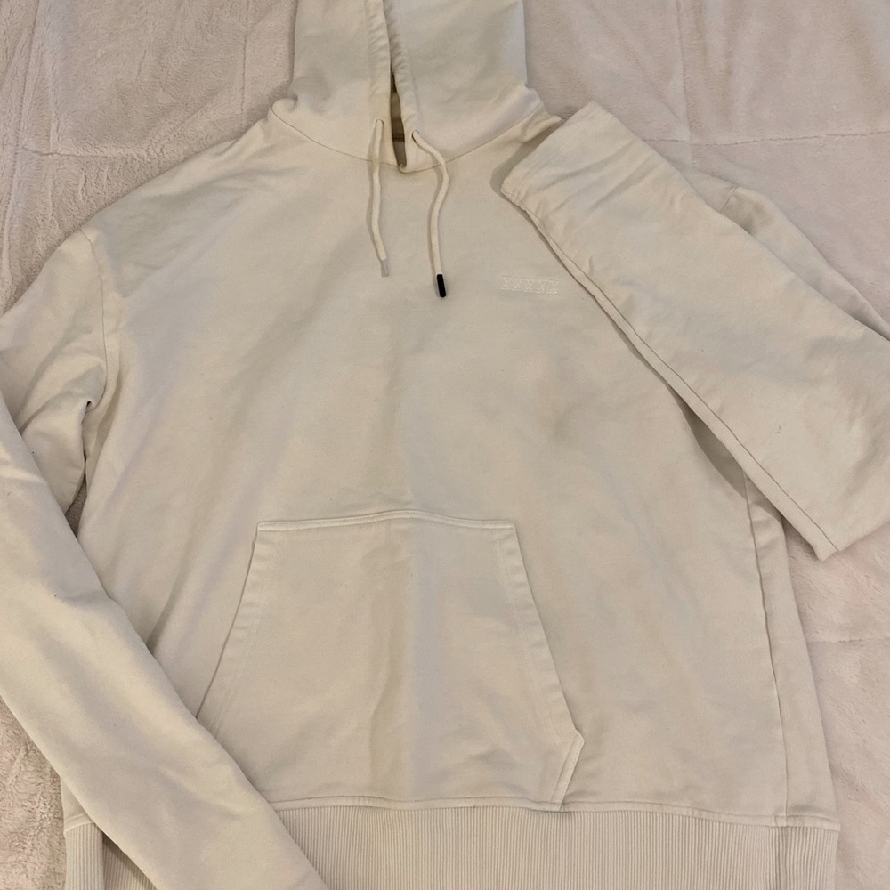 White x hoodie!!🤍